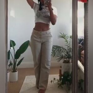 ARITZIA TNA cream/light wash cargo pants